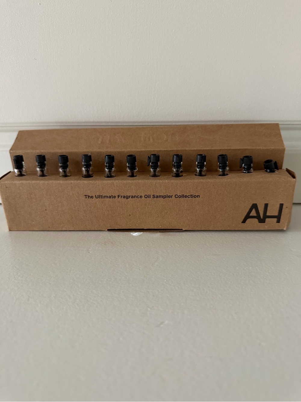 Aura House Ultimate Fragrance Sampler Collection - 12 1mL Vials - NEW in Box - Picture 2 of 2